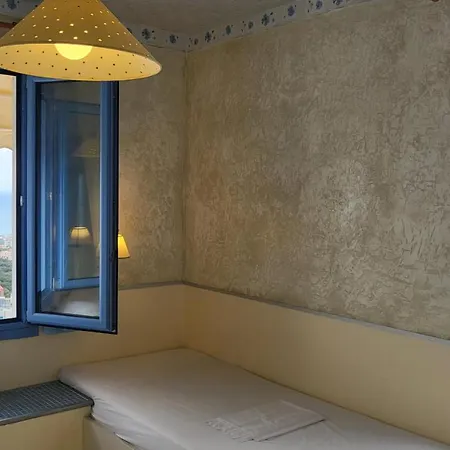 Cherso Amariliz 3* הרסוניסוס